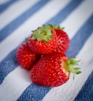 可爱草莓图片