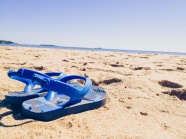 蓝色沙滩鞋图片