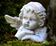 小天使石像图片