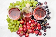 新鲜葡萄酒素材图片