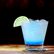 蓝色玛格丽塔鸡尾酒图片