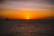 黄昏大海夕阳西下图片