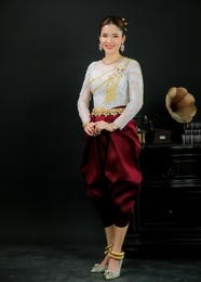 亚洲东南亚传统服饰美女写真图片
