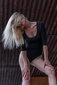 性感俄罗斯大胆人体模特艺术摄影图片