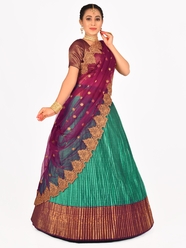 印度传统服饰半纱丽美女图片