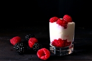 黑莓覆盆子酸奶图片