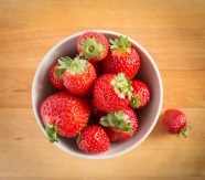 可口红色草莓图片