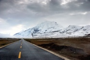 西藏雪山公路图片