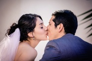 情侣接吻婚纱摄影