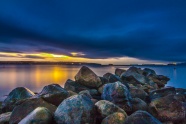 海边怪石嶙峋风景图片