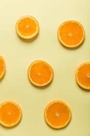 黄色橙子切片背景图片