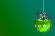 圣诞彩球绿色背景图片