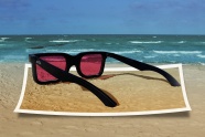 沙滩遮阳眼镜图片