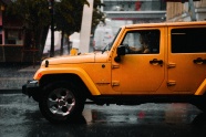 橙色汽车卡车图片