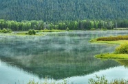 黄石公园湖泊景观图片