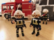 卡通消防员玩具公仔图片