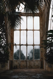 欧式复古铁艺玻璃门图片