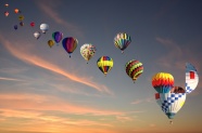 天空热气球风景图片