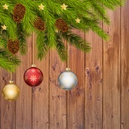 圣诞节冷杉彩球木纹背景图片