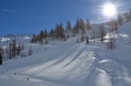 清晨冬季雪山景观图片