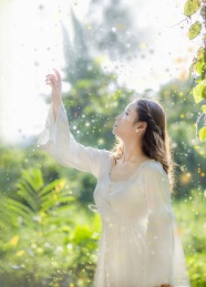 春天女生写真图片