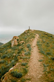 山顶石子路图片