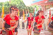 少数民族表演传统舞蹈图片