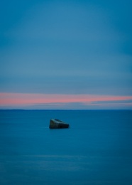 黄昏海中央岩石图片