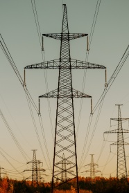 铁塔式高压电线图片