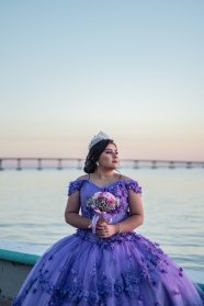 戴皇冠微胖美女婚纱摄影图片