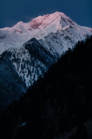 蓝天雪域高山风景图片