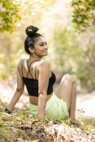 户外性感印度美女人体模特图片