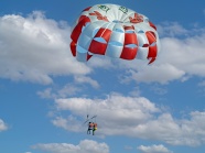 高空跳伞极限运动图片