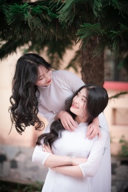 越南奥黛旗袍美女闺蜜图片