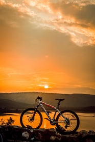 黄昏落日自行车图片