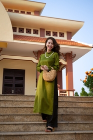 越南民族服饰美女图片