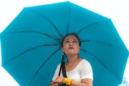 亚洲女人撑伞图片