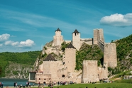 塞尔维亚古城堡建筑图片