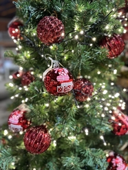 圣诞树装饰彩球图片
