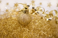 金色圣诞彩球装饰物图片