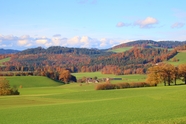 秋季牧场草原风景图片