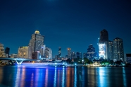 滨海城市高楼大厦都市夜景图片
