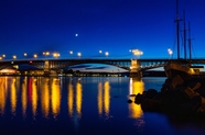 西奥多休斯大桥夜景图片