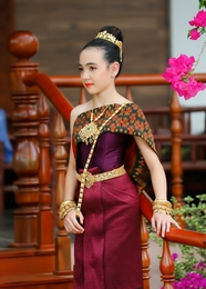 亚洲时尚传统服装美女写真图片