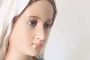 圣母玛利亚彩色雕像图片