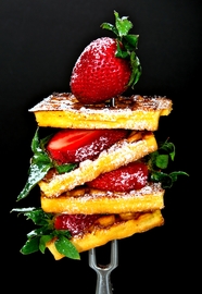 华夫饼夹层草莓图片