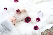 新娘美女白色婚纱意境摄影图片