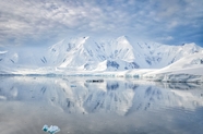 唯美冬季南极洲冰天雪地风景图片