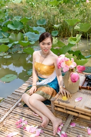 性感传统服饰美女艺术写真图片