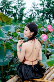 亚洲性感美背肚兜美女人体摄影图片